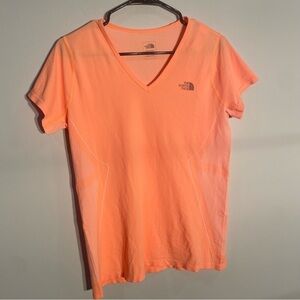 Women’s North face v neck t shirt large